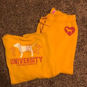 Victoria’s Secret link sweat suit